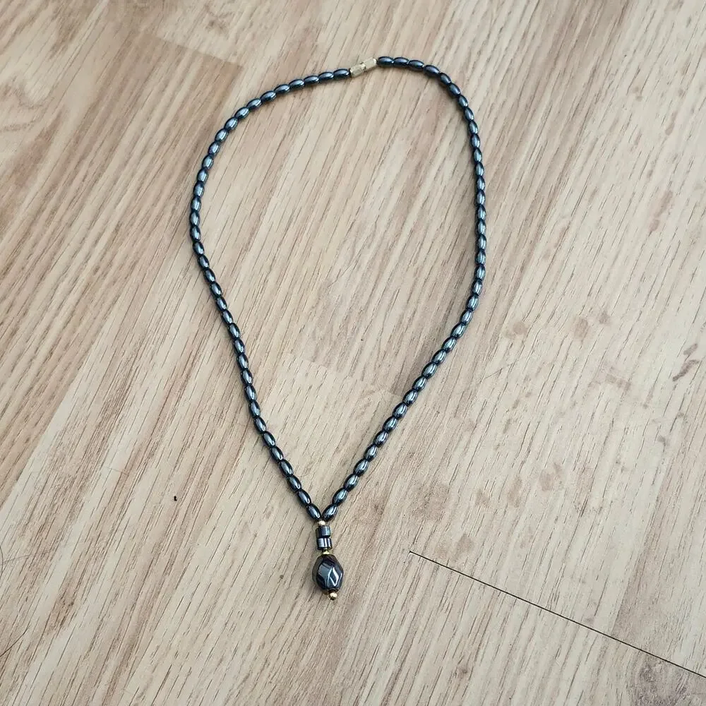 Gunmetal Gray Hematite Tone Beaded Pendant Necklace Faceted‎ Barrel Clasp 17in